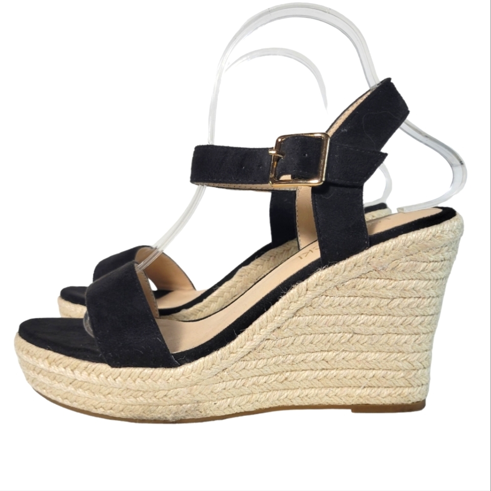 Vicki Vicki black velvet strap wedge espadrille sandals Size 8